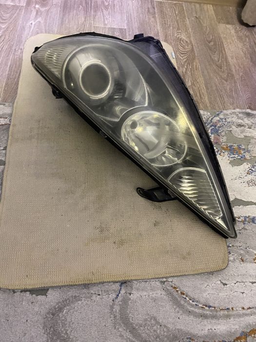 Фара переднея правая Toyota Estima, Previa