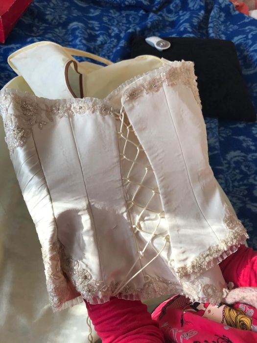 Rochie mireasa - corset si fusta