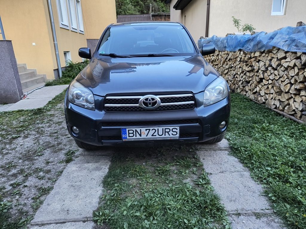 Vând Toyota Rav4 2.2 D-cat 177cp