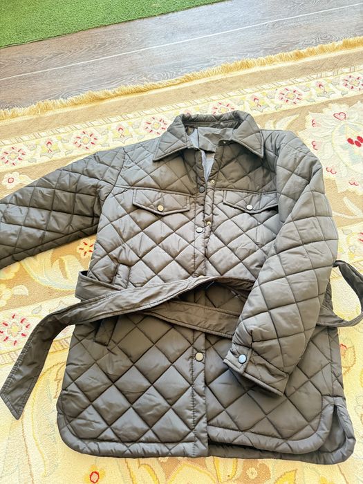 Куртка осеняя , почти новая ! Никаких дэфектов