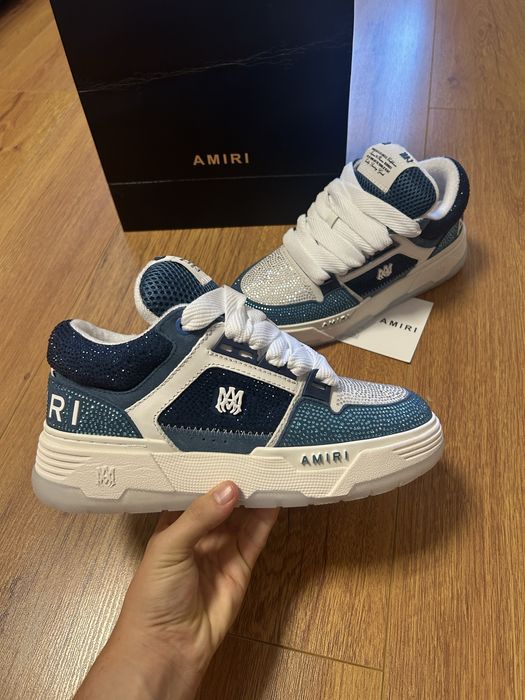 adidasi amiri ma1 baby blue albastru cu alb crystal cu pietricele