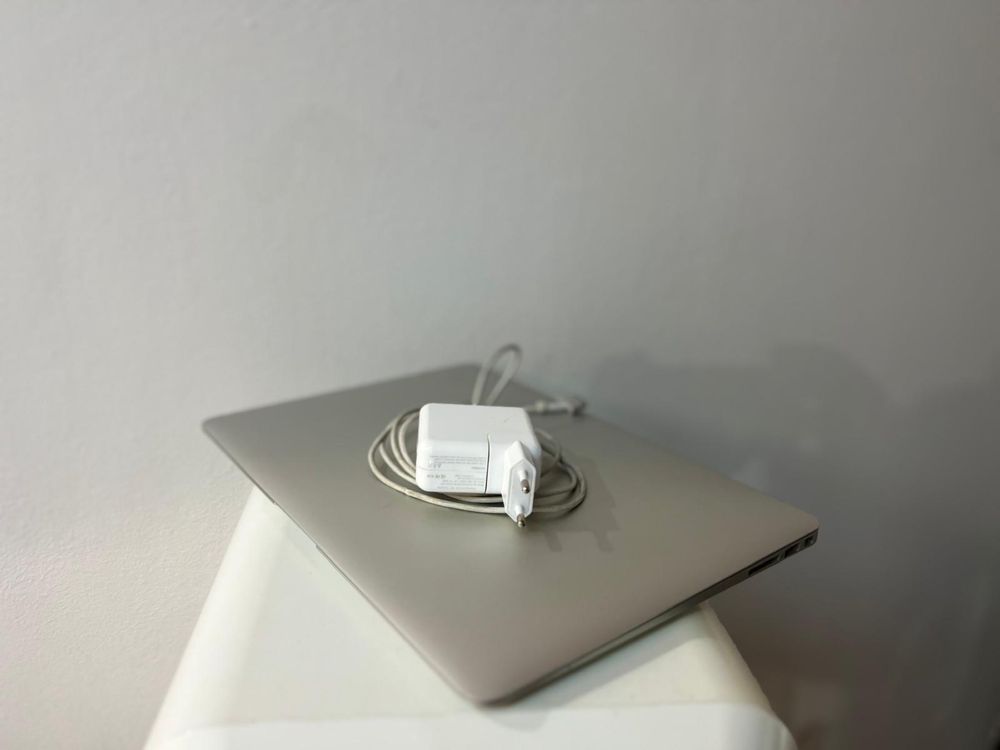 MacBook Air 13’ 2014 i5 incarcator