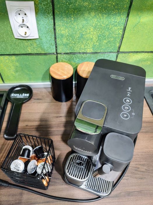 Espressor capsule Nespresso DeLonghi Latissima
