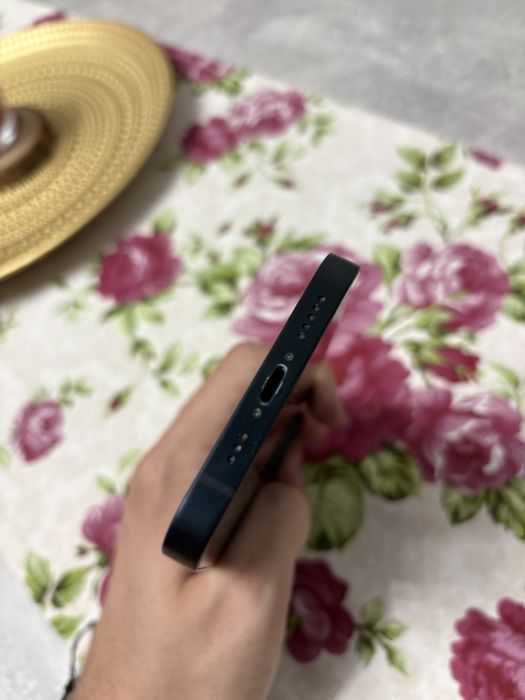 iPhone 13 Midnight Blue•128GB•88% baterie