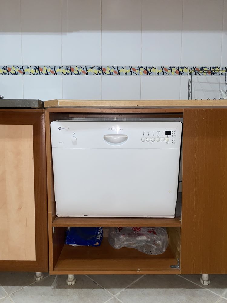 Посудомоечная машина Elctrolux ESF 2440
