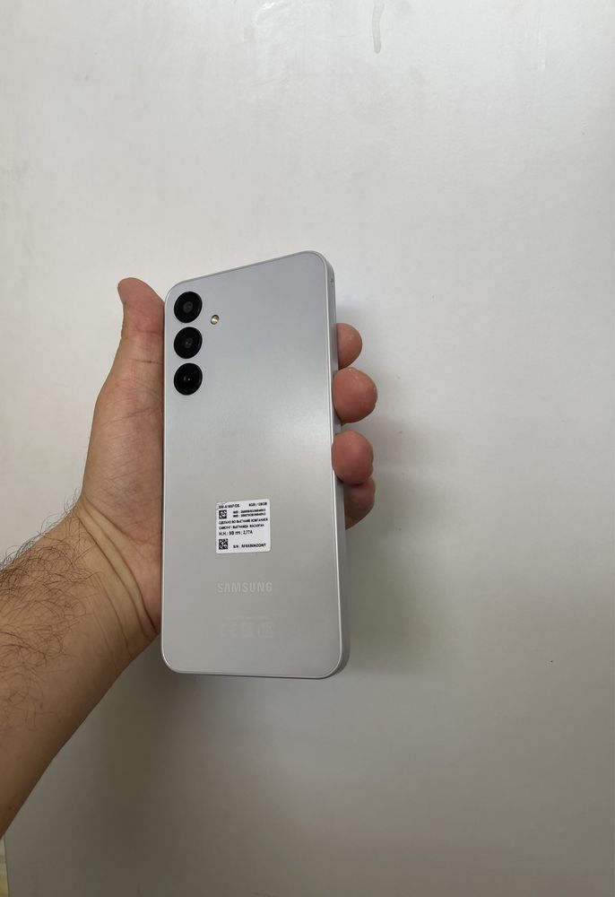 Samsung A16 5G.