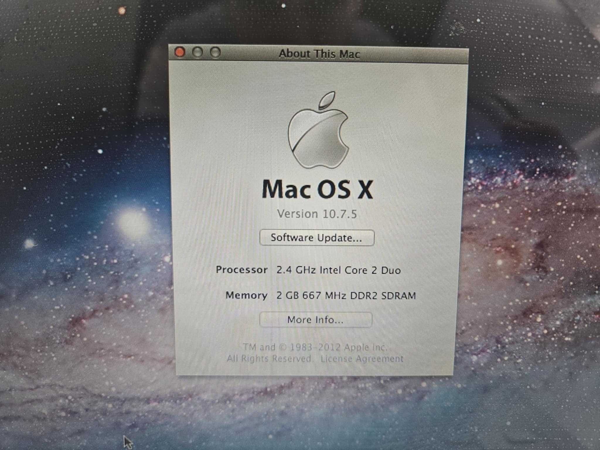 Лаптоп Macbook A1181/ 2.4GHz Intel Core 2 Duo / 2GB RAM / 160GB