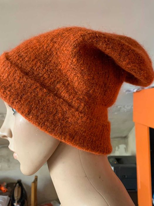 Зимнa шапкa естественa, топлa материя (вълна, кид мохер)