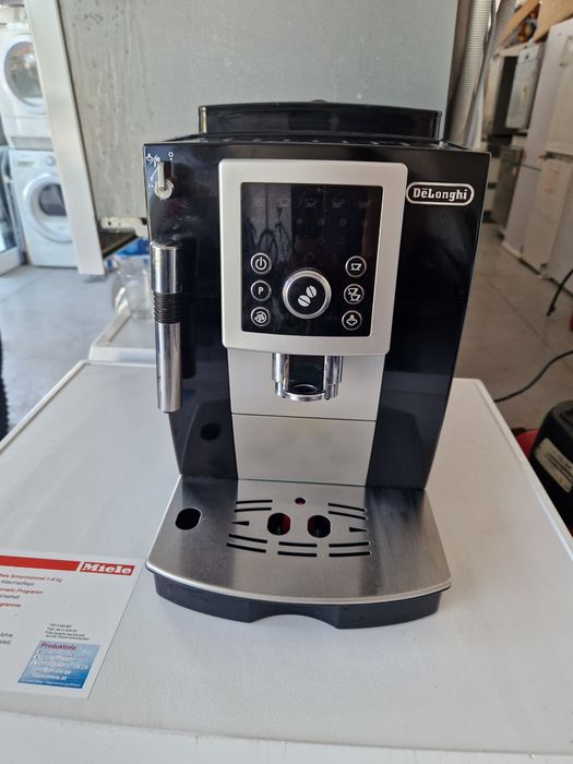 Кафе машина робот Delonghi Magnifica