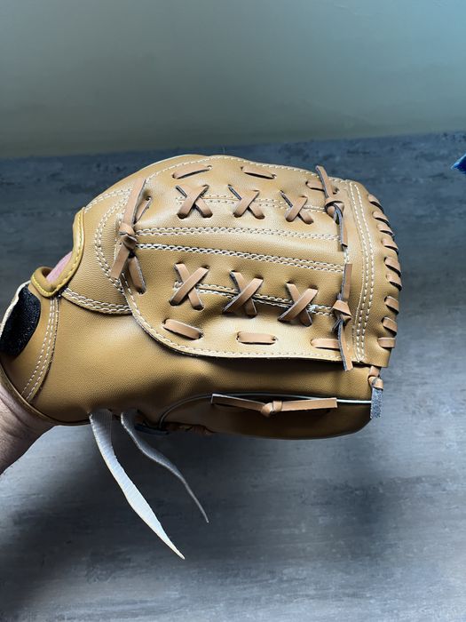 Mănușă baseball , noua