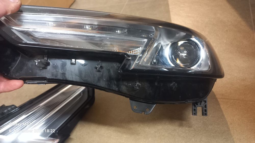 Оригинални КСЕНОНОВИ фарове за Ауди А4