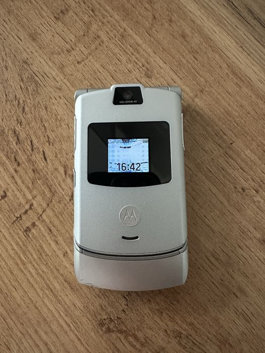Ретро Motorola RAZR V3