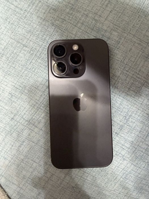 Продам айфон 15 про