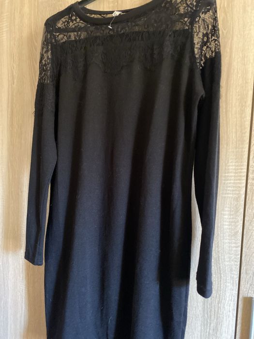 Rochita tricotata, de culoare neagra, masura 44-46