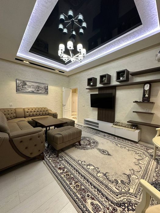 Olmazor Tinchlik metro oldida