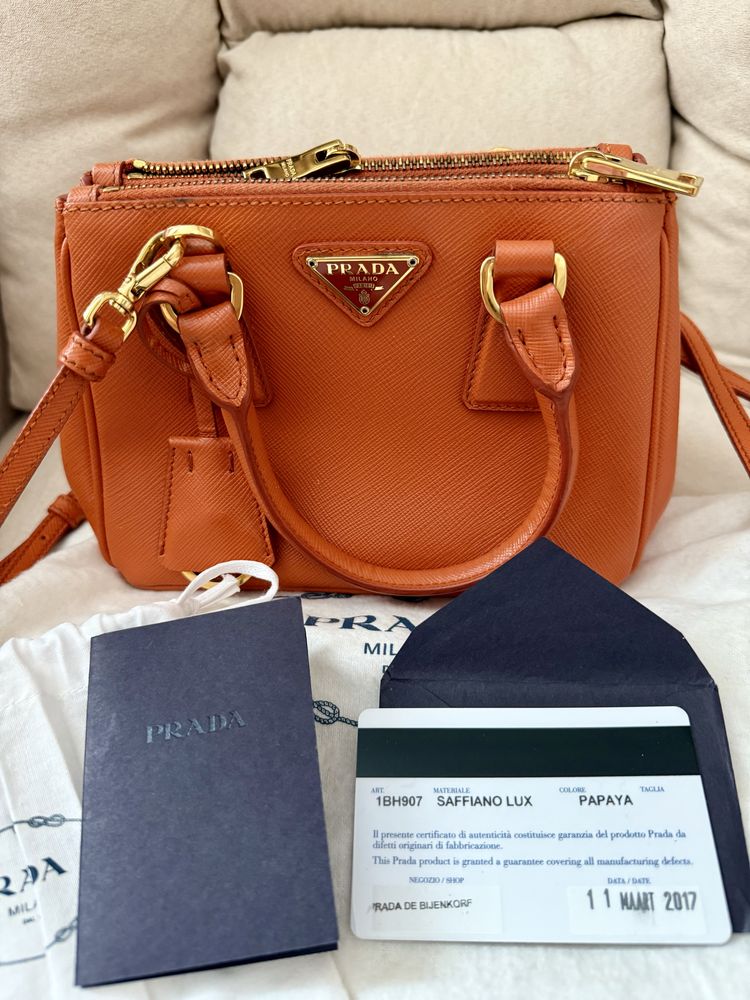 Оригинална чанта Prada естествена кожа