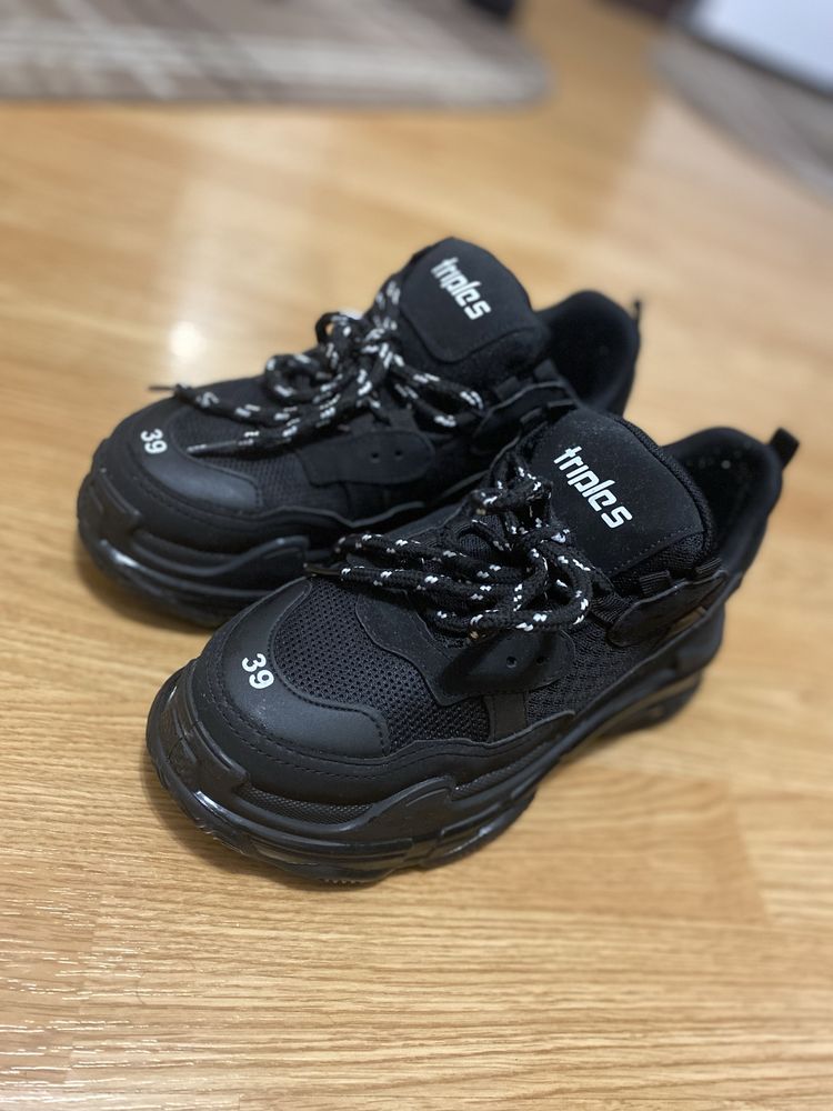 Adidasi Balenciaga Triple s NOI