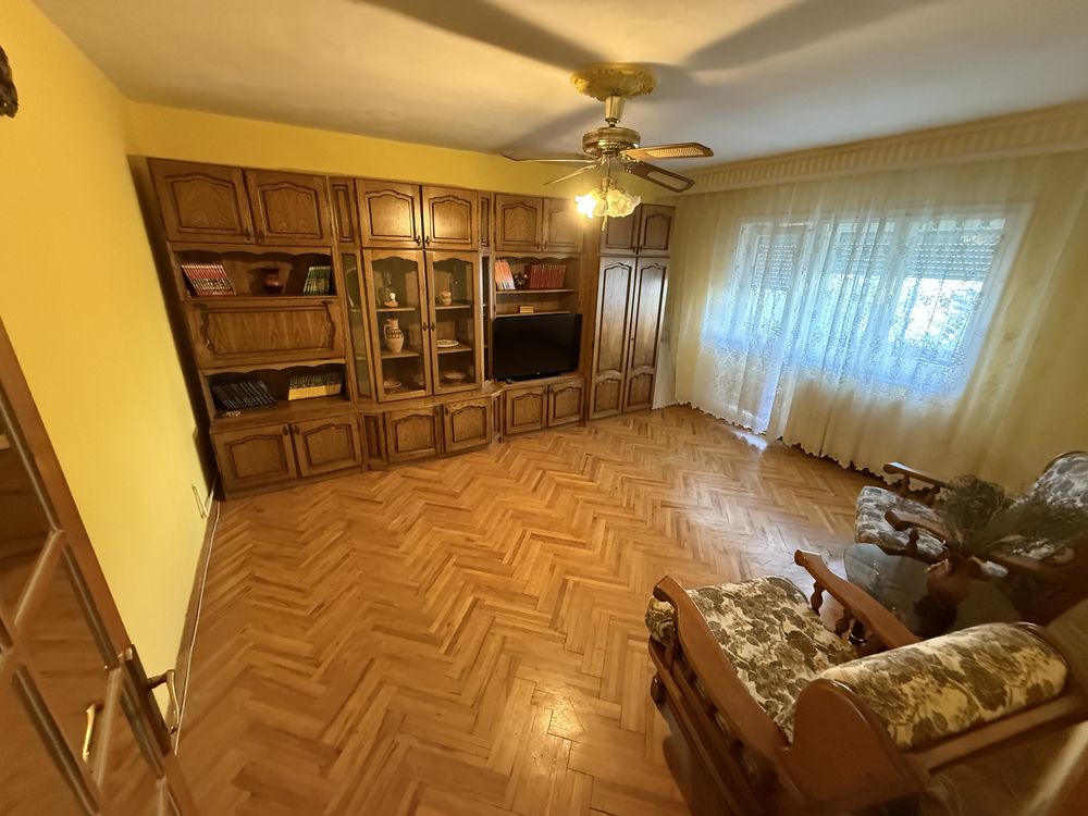 Ofer spre Vanzare Apartament 3 Camere Micro 16 Etaj 3