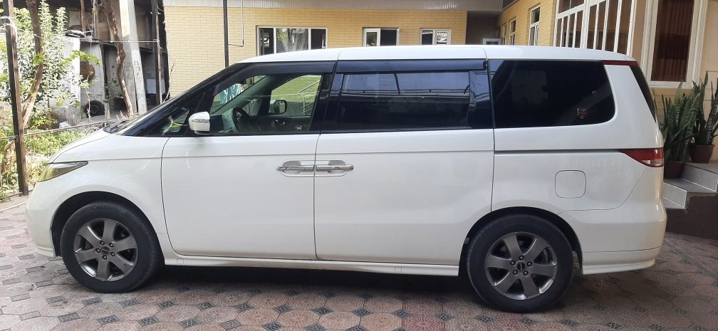 Honda Elision 2004