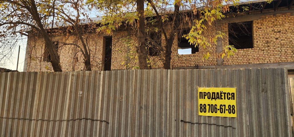 Дом . Шайхонтоурский район.  Ориентир Напротив Олий Мажлис