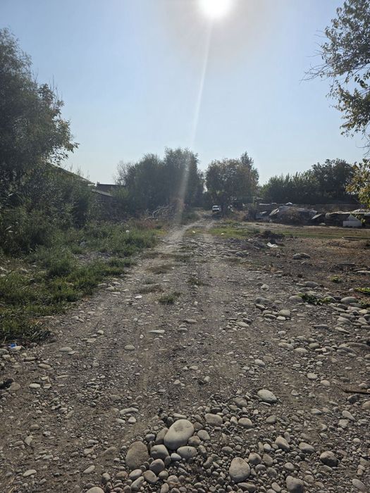 Қибрай тумани Бурота Ӯткир маҳалласида 8 сот. ер участкаси сотилади.