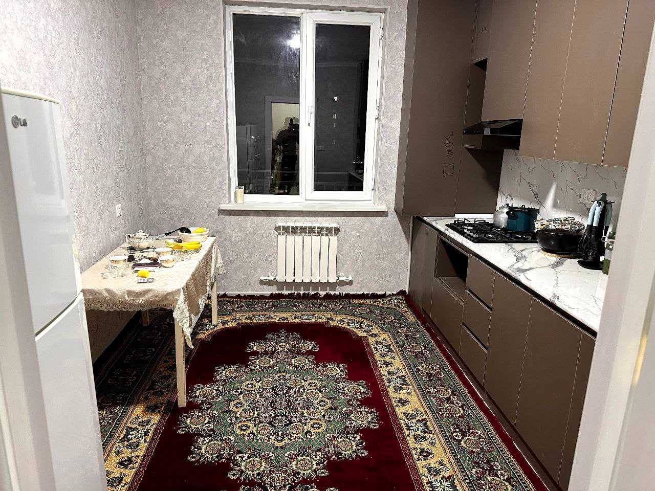 2 хонали квартира (Янги бозор олдида)