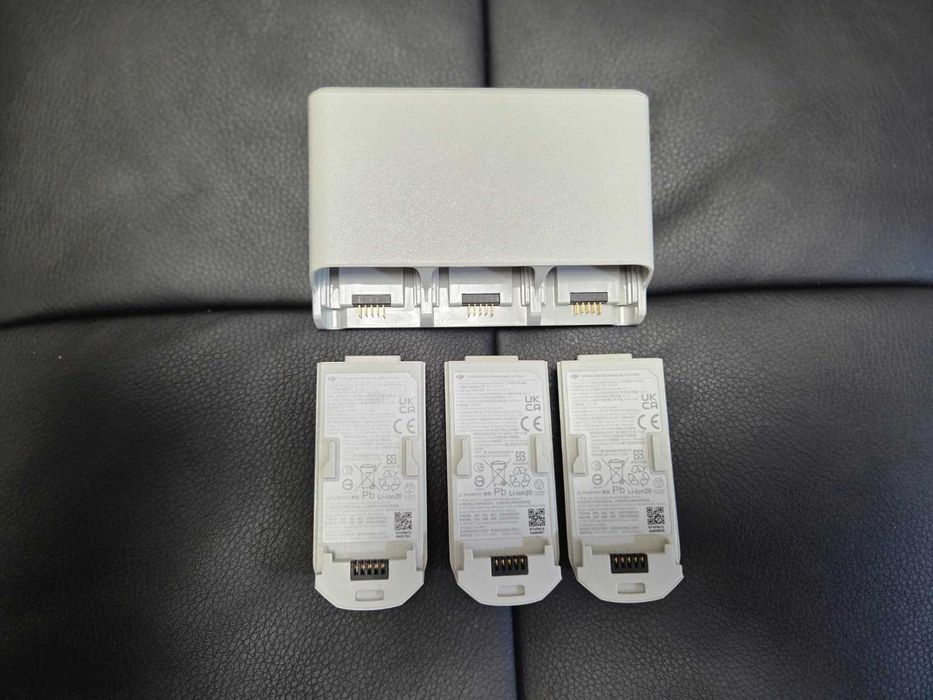Drona DJI NEO – 3 baterii, Hub incarcare, carcasa transport, accesorii