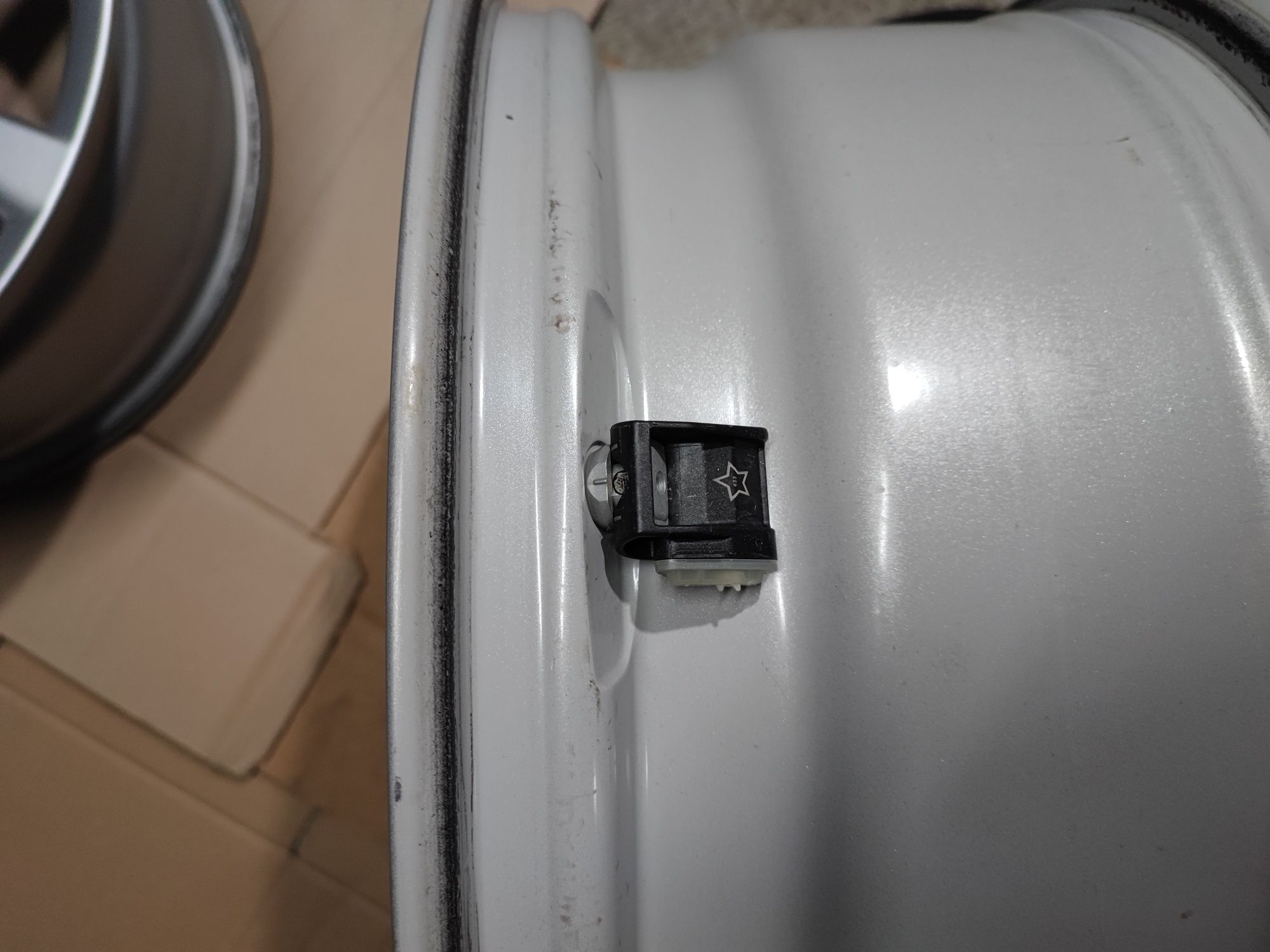 3 rezerve jante originale BMW cu senzori de presiune G30 G31 G20 G21