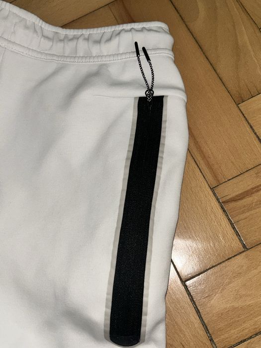 pantaloni de tech albi
