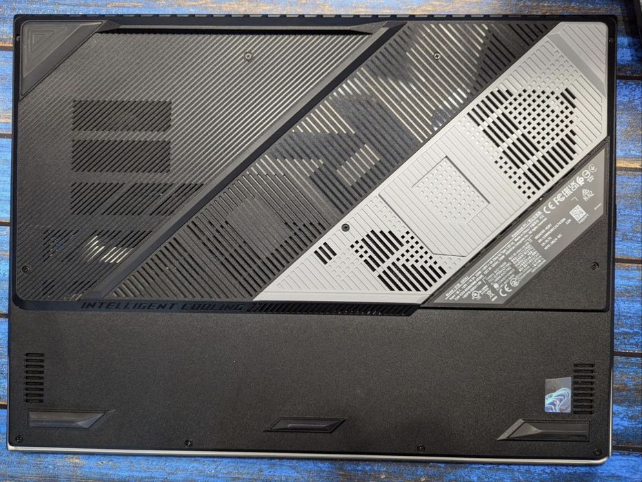 Asus Rog Strix g18, 14900hx, 4090, 32gb, 2tb