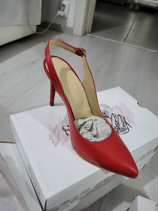 Pantofi stiletto