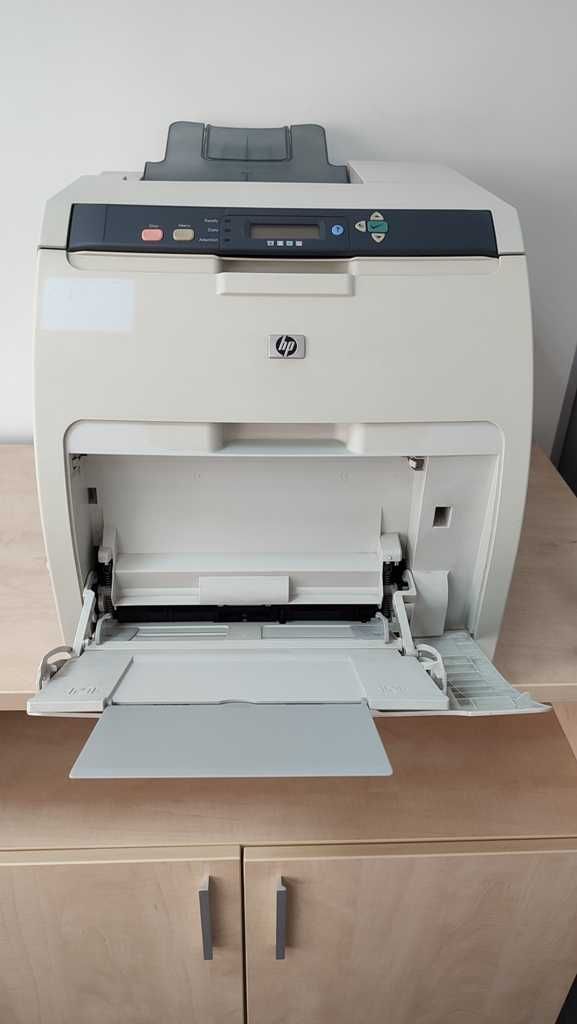 Цветен лазерен принтер HP Color LaserJet 3800N