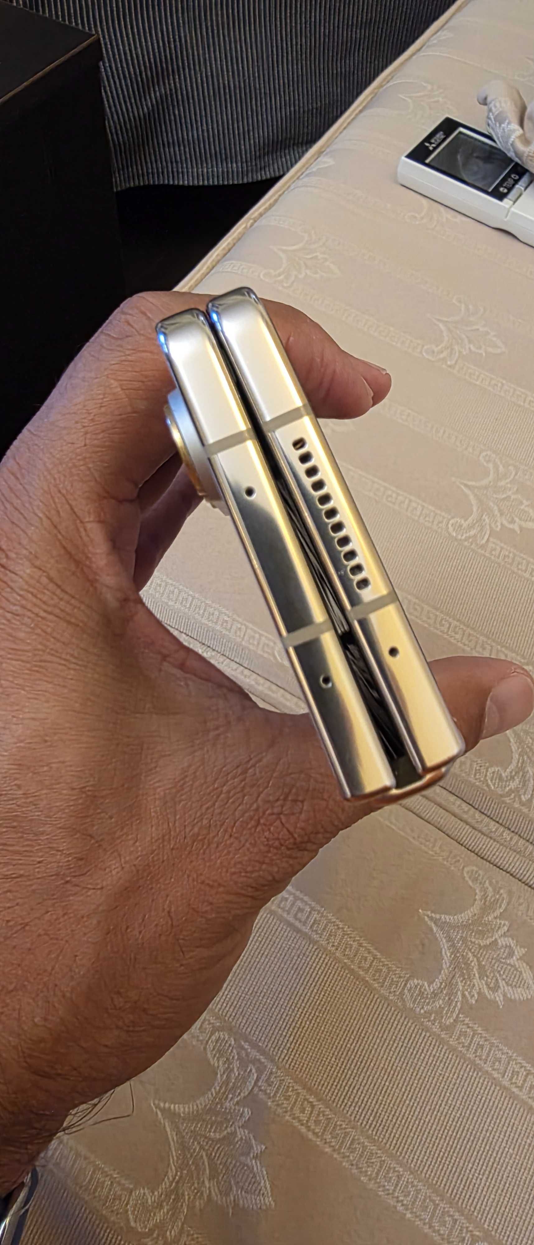 Samsung Z Fold 4