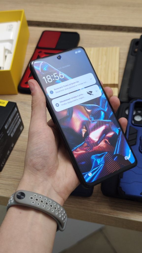 Poco X5 Pro | 256Gb | в подарок 8 чехлов новых и 4 стекла