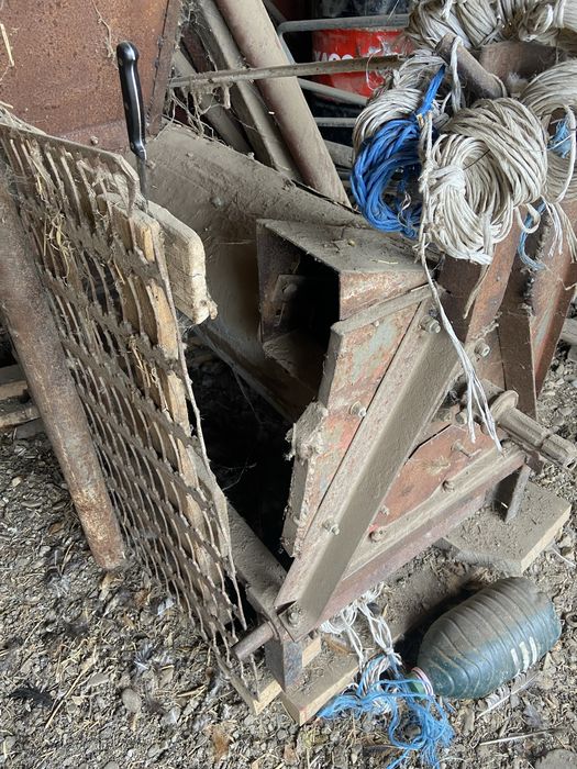 Tractor de vanzare si utilaje