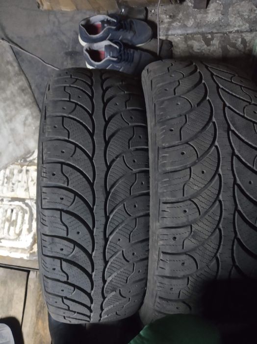 Продам 2 Шины б/у