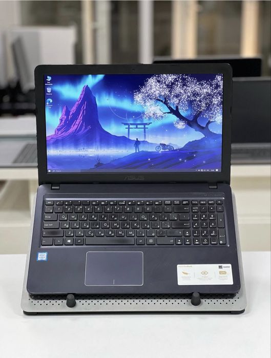 Ноутбук ASUS | Core i3-6100U | 8Gb | SSD 256Gb