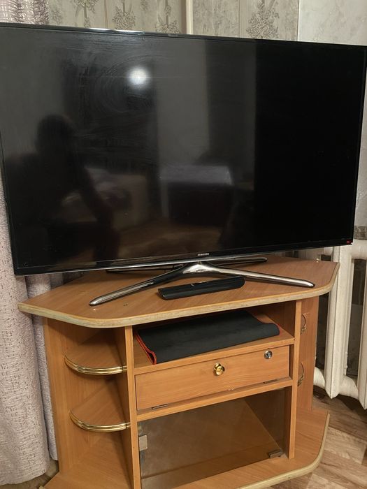 Продам телевизор Smart TV