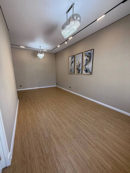 Продам шикарный новый дом возле Транспортнго института ( с1139 )