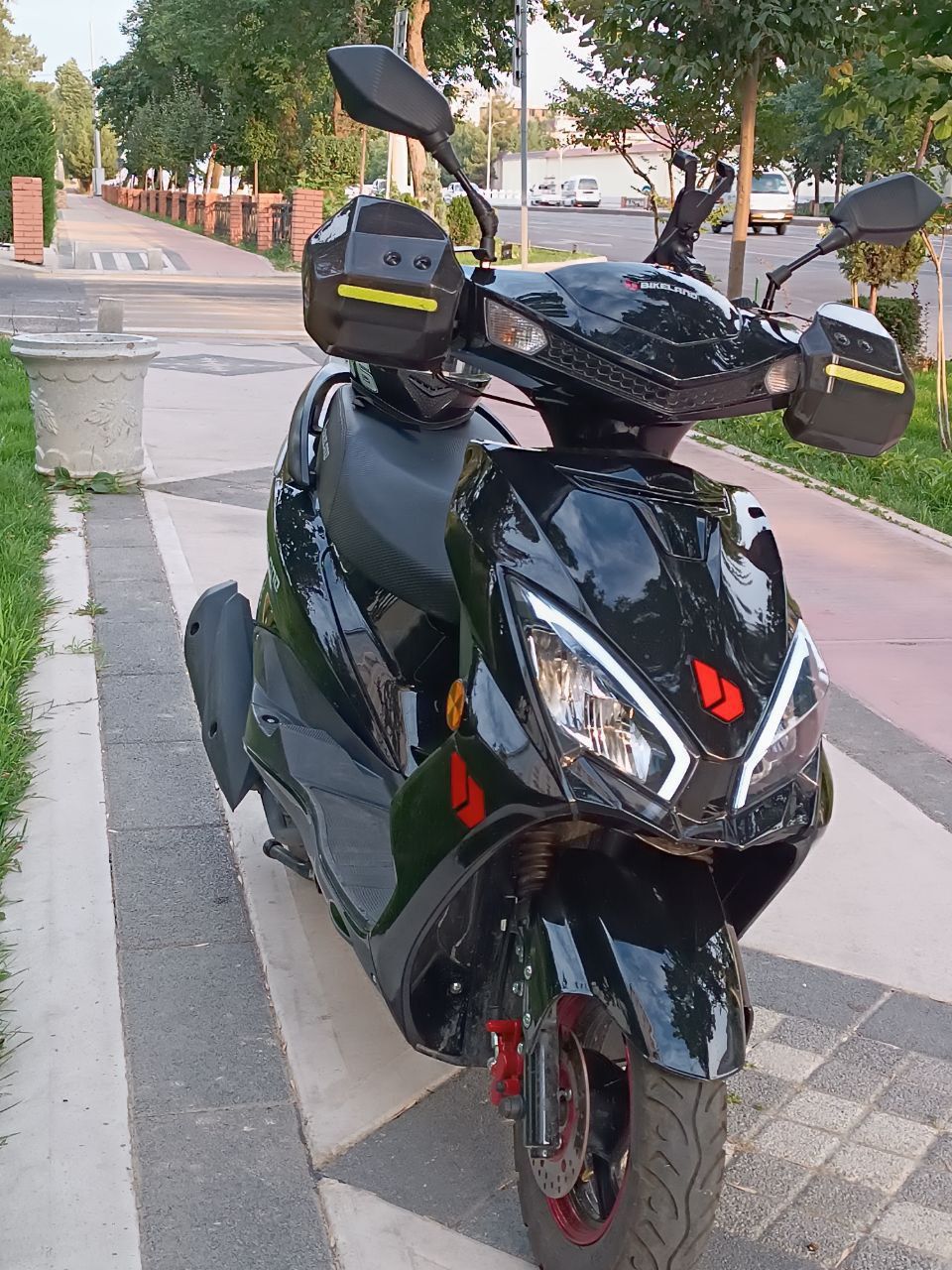 Bikeland rocket 
Xujjati bor 49 kub
1.5 oy boldi olinganiga
Xe