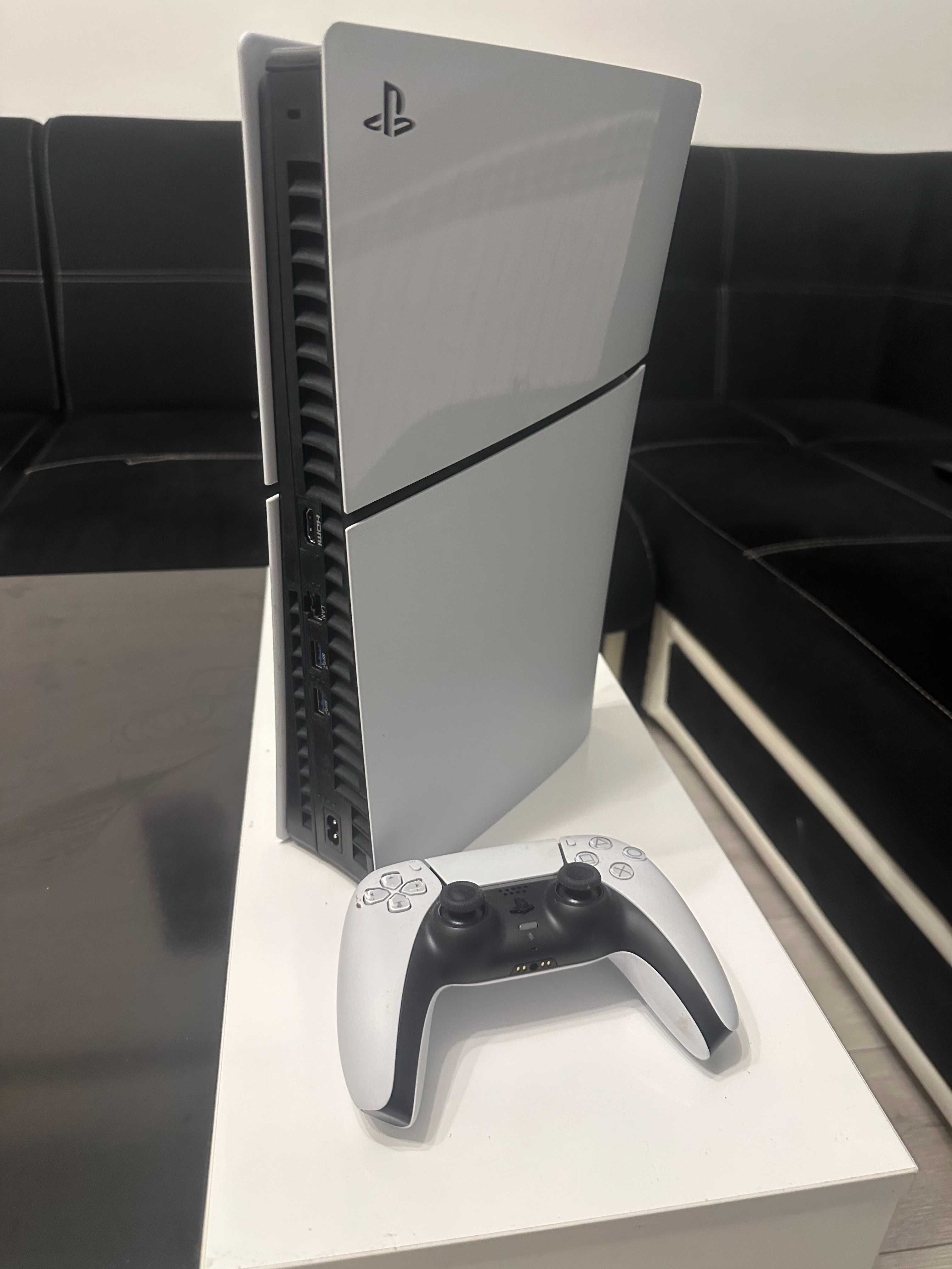 Конзола PlayStation 5 (Slim) с гаранция до 08.11.2026 година
