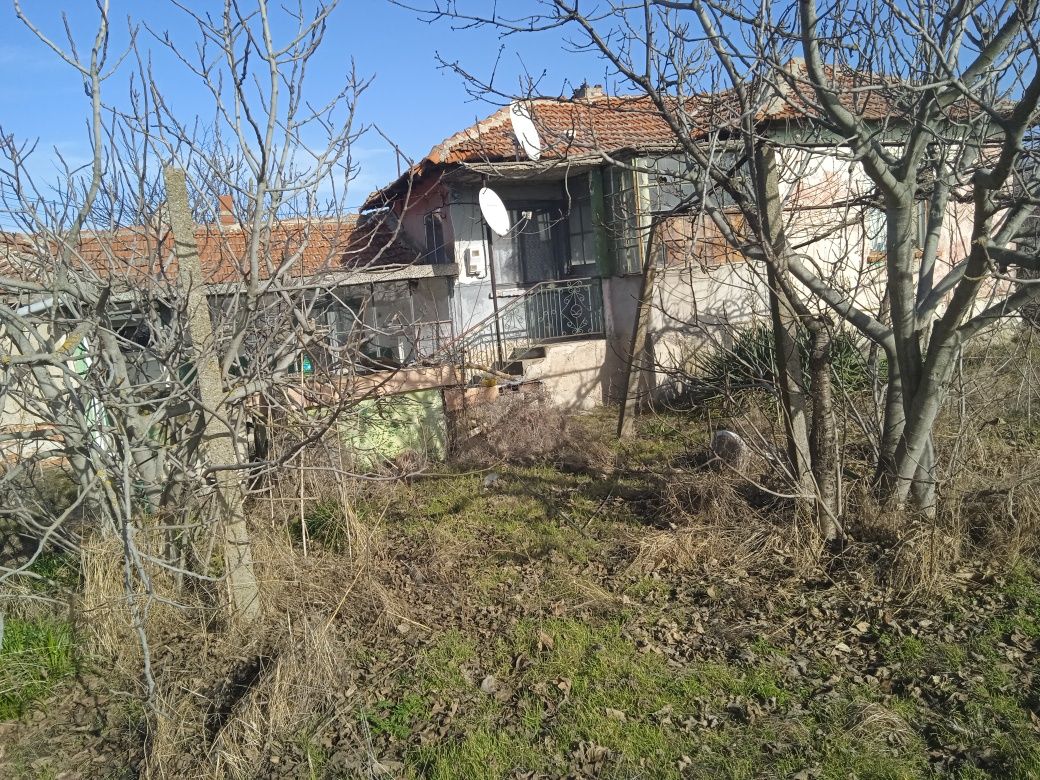 Къща в село за ремонт