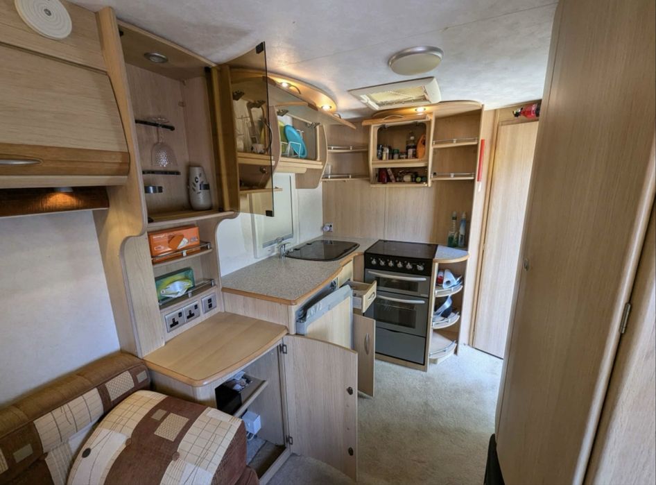2006 Coachman Pastiche 470/2  – complet echipată, pregătită de drum!
