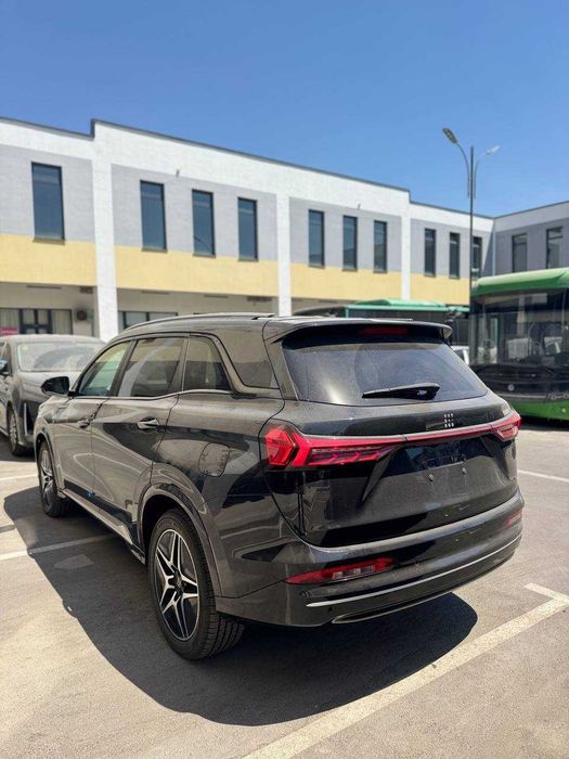 Dongfeng Fengon S508 Hybrid