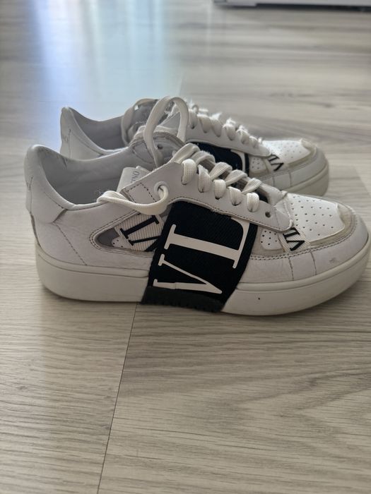 Adidasi valentino albi