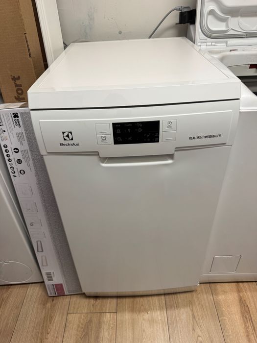 Продавам съдомиална Electrolux ESF4661ROW