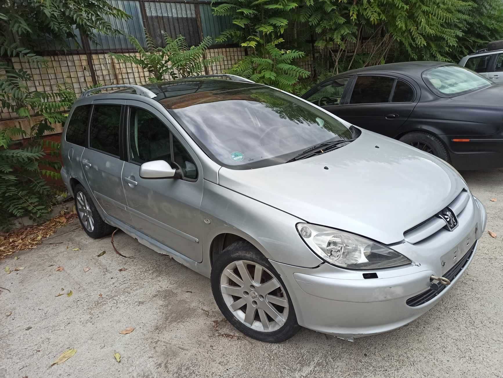 Продавам Пежо 307sw 2.0i на части