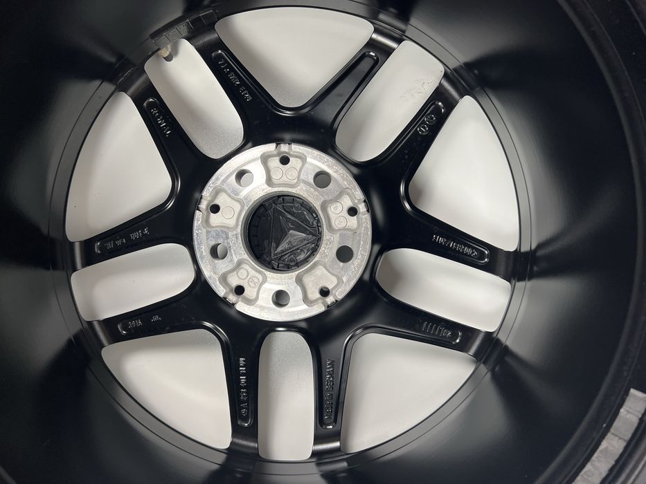 Se vinde set jante originale Mercedes Benz AMG R19