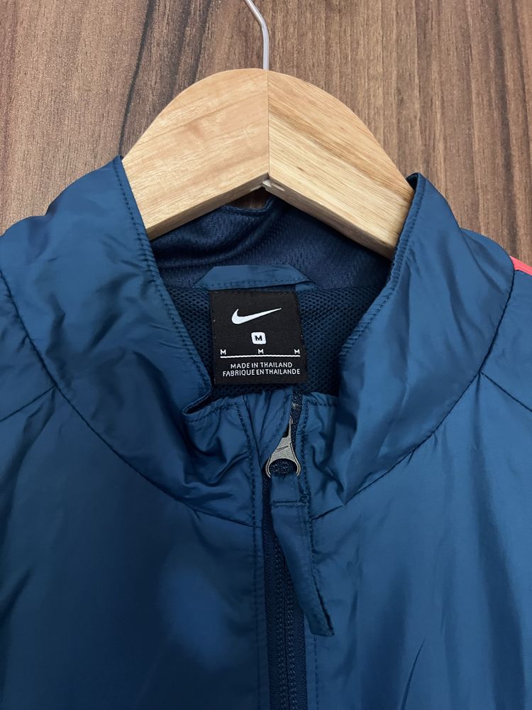 NIKE тънко яке, М размер