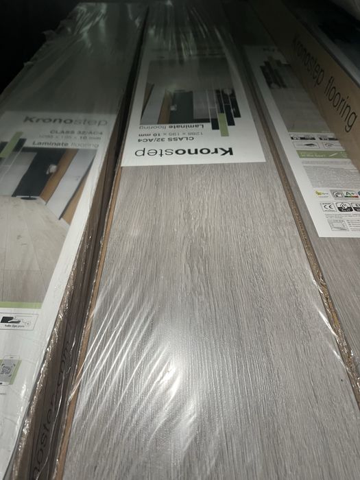ЛАМИНАТ  “ДЪБ РОКФОРД 10мм.”- НОВ, неразопакован
